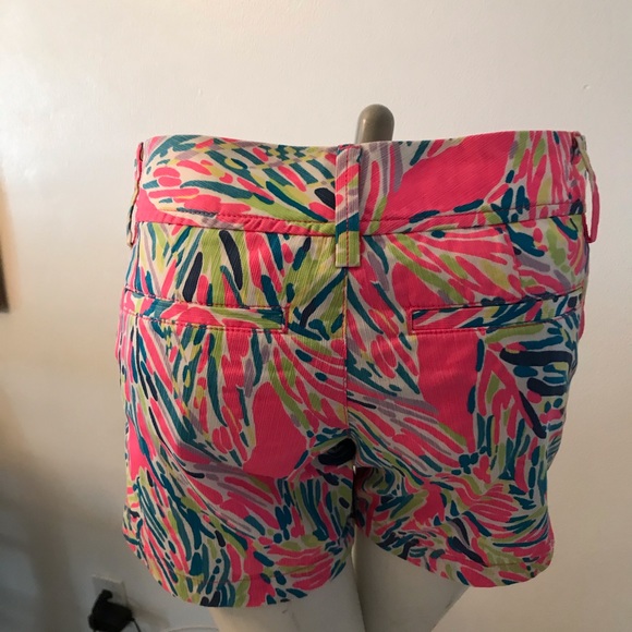 Lilly Pulitzer Callahan Shorts - Picture 3 of 12